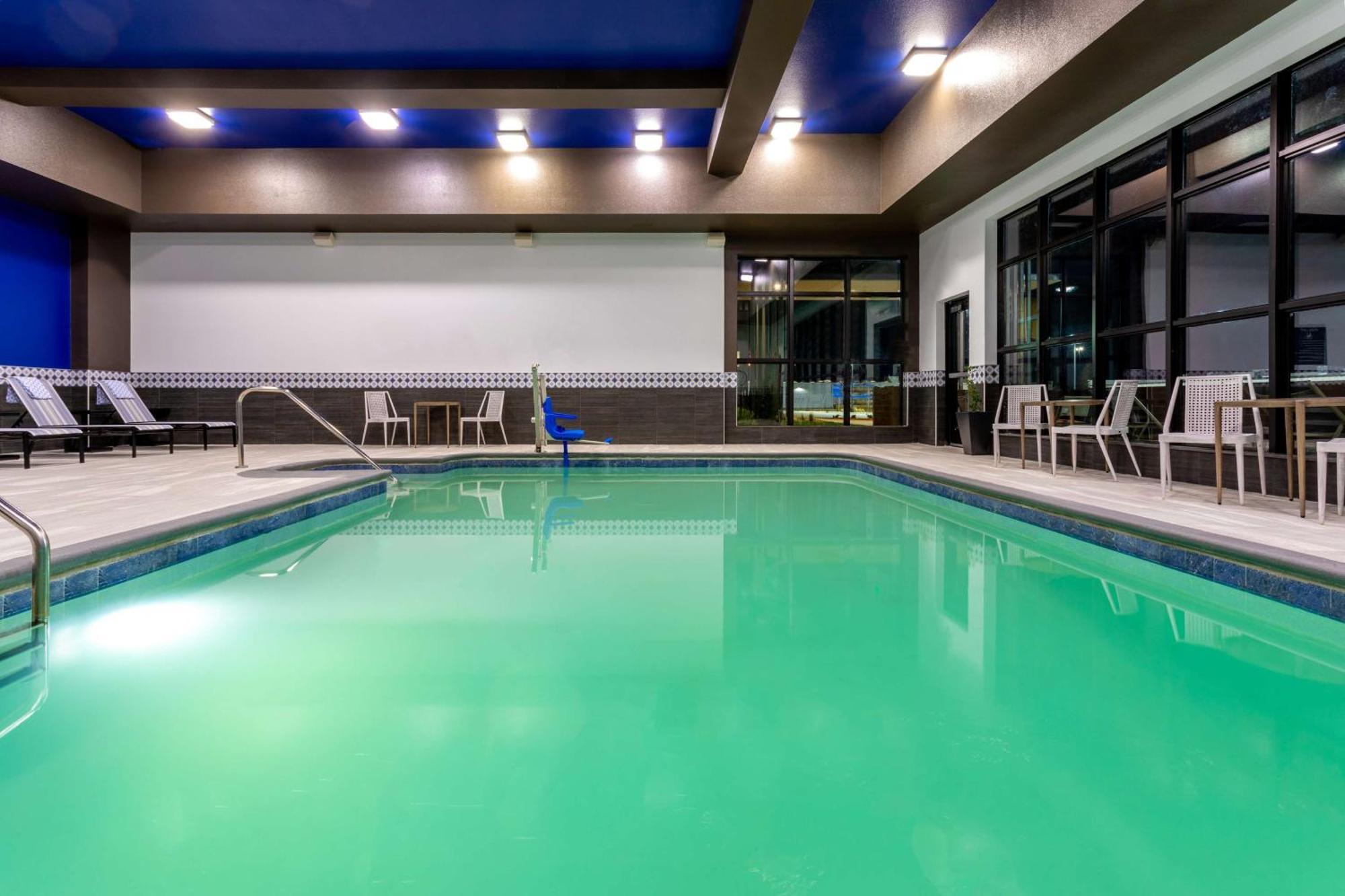 Hilton Garden Inn Hays, Ks Extérieur photo