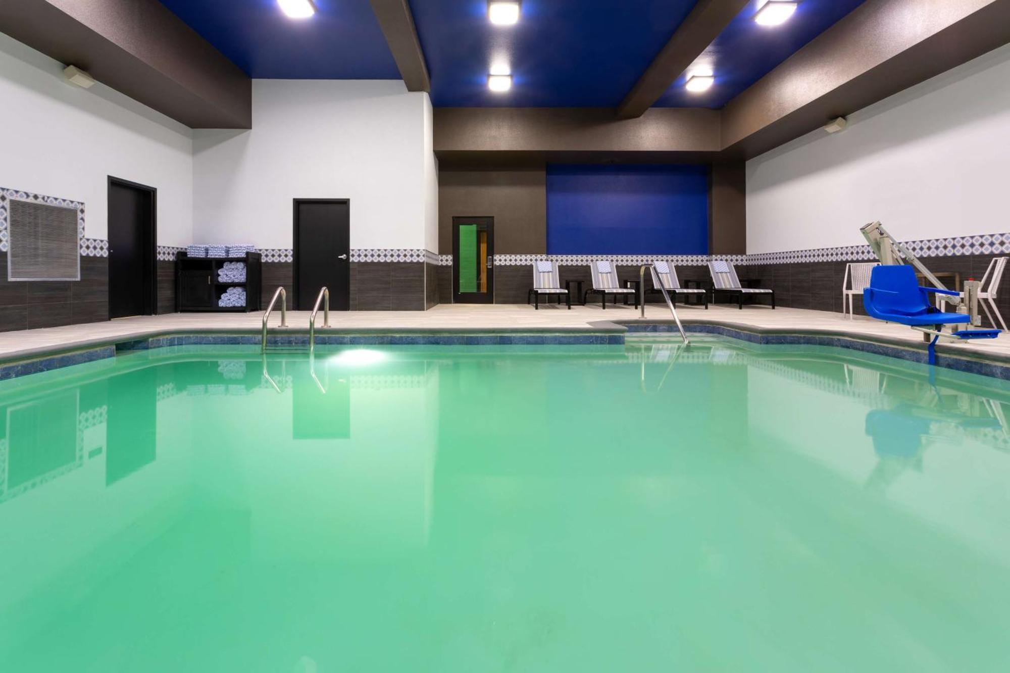 Hilton Garden Inn Hays, Ks Extérieur photo